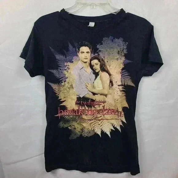 Twilight Breaking Dawn Part 1 Bella and Edward Graphic Print T-Shirt - Picture 1 of 3